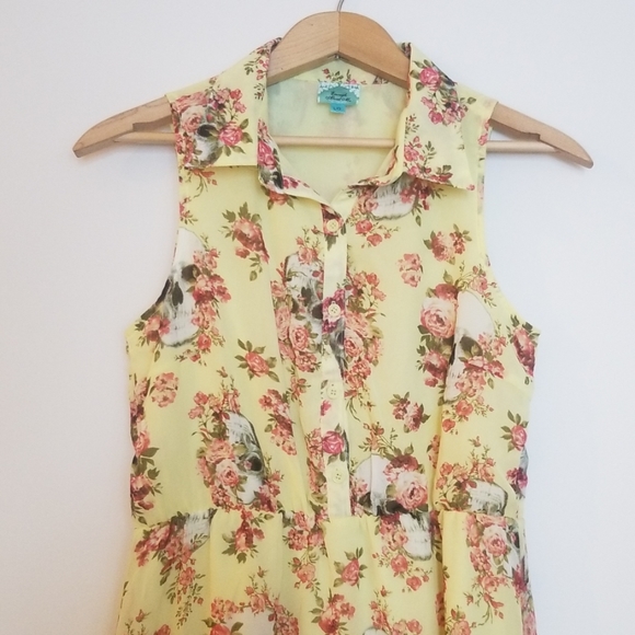 Skulls & Roses high-low button down dress - Picture 2 of 6